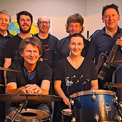 Kiwi As-Your songs your stories